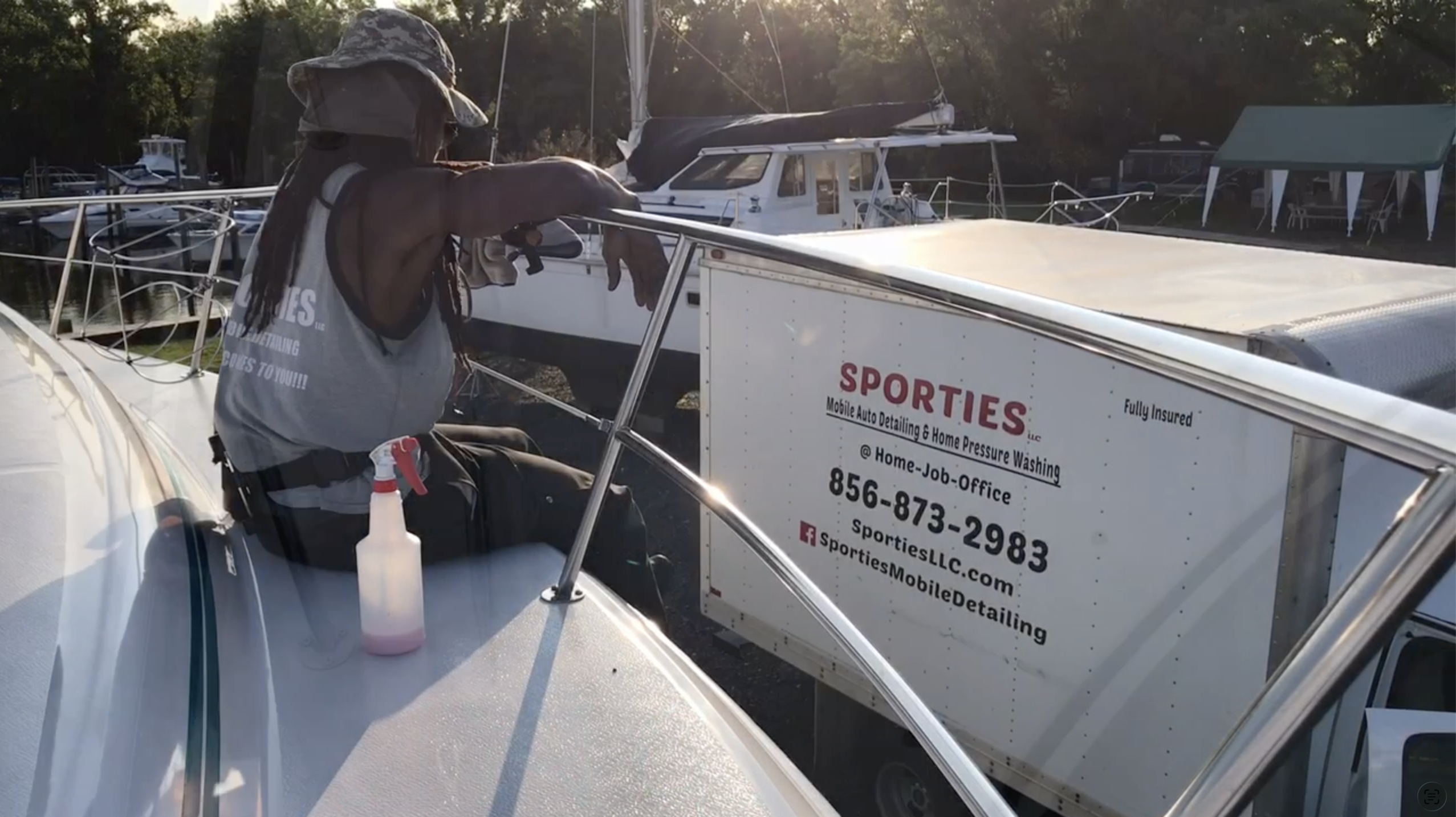 Gelcoat restoration and side boat polishing service
